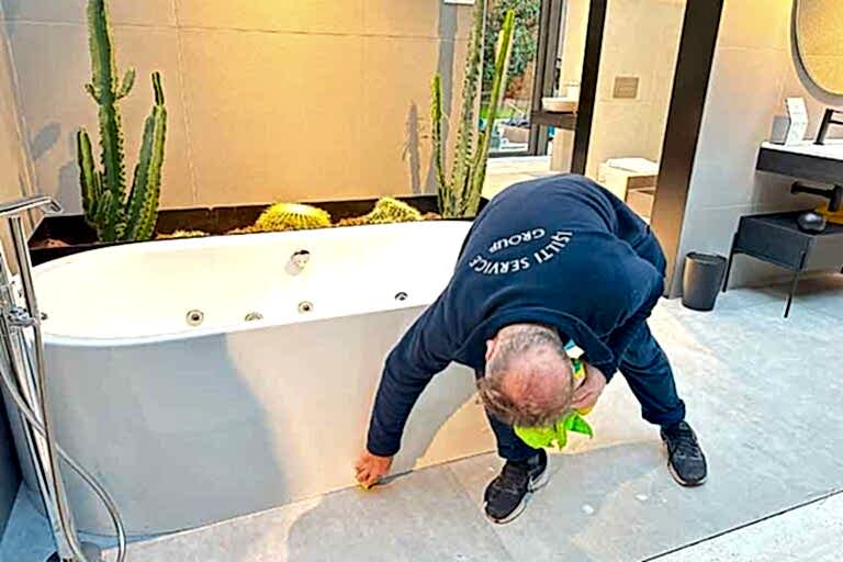 Kurumsal Ev Temizliğinde uzman ve güçlü kadro.